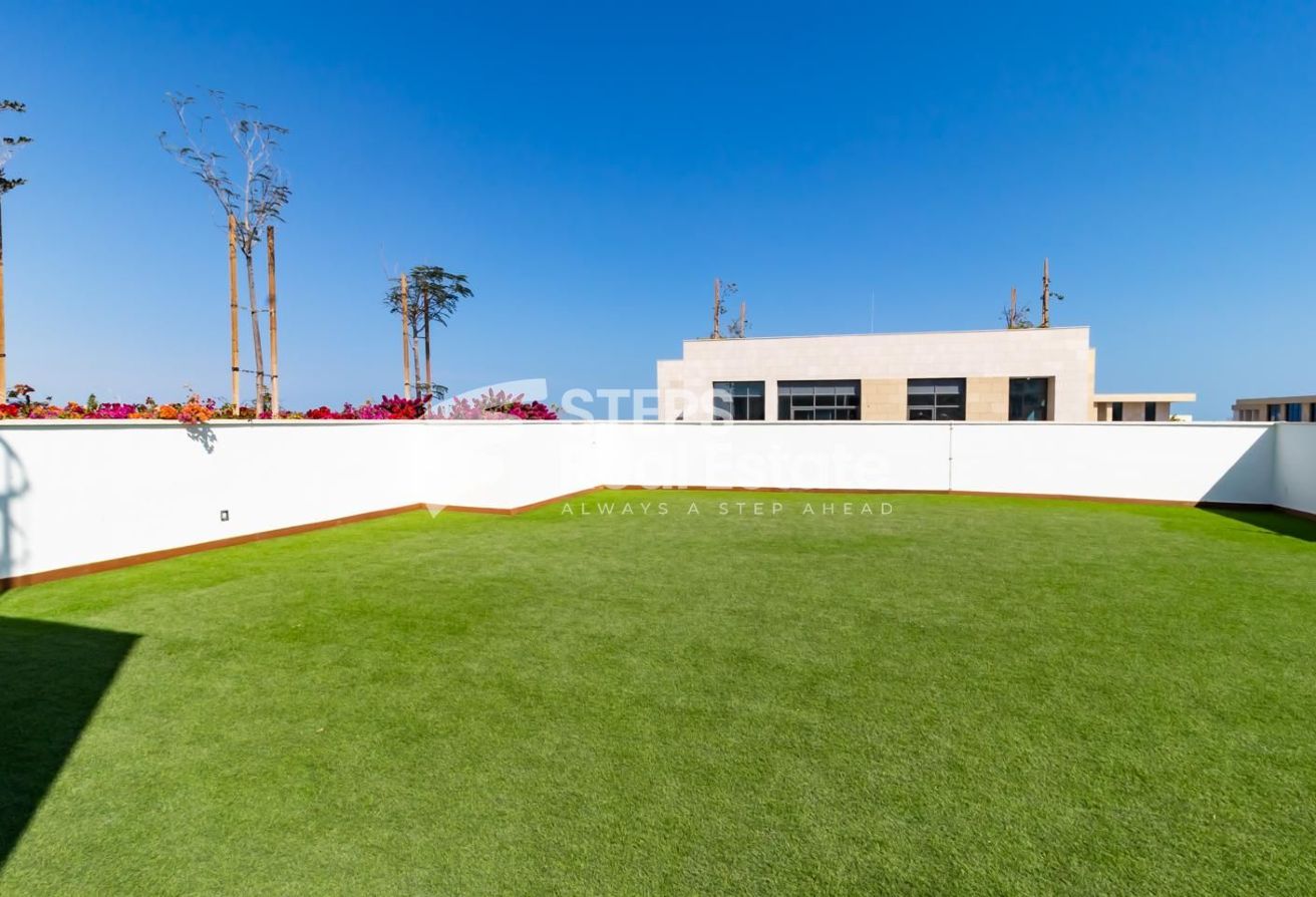 Luxurious Two-Bedroom Apartment  | Bills Included - apartment in Crystal Residence