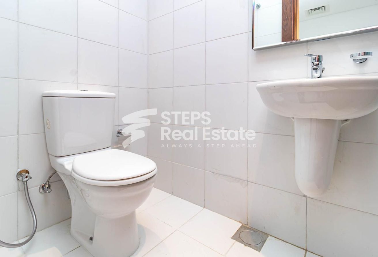 Luxurious Two-Bedroom Apartment  | Bills Included - apartment in Crystal Residence