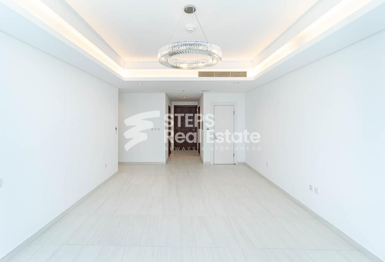 Luxurious Two-Bedroom Apartment  | Bills Included - apartment in Crystal Residence