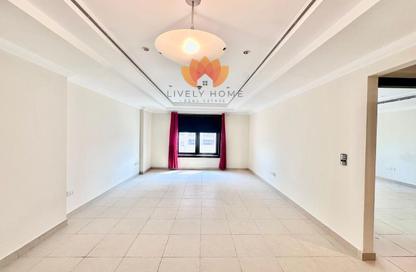 Apartment - 1 Bedroom - 2 Bathrooms for rent in East Porto Drive - Porto Arabia - The Pearl Island - Doha