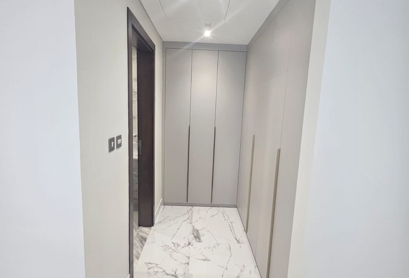 AMAZING 2 BHK FF 4 YRS PLAN MARINA VIEW BEST PRICE thumbnail 18