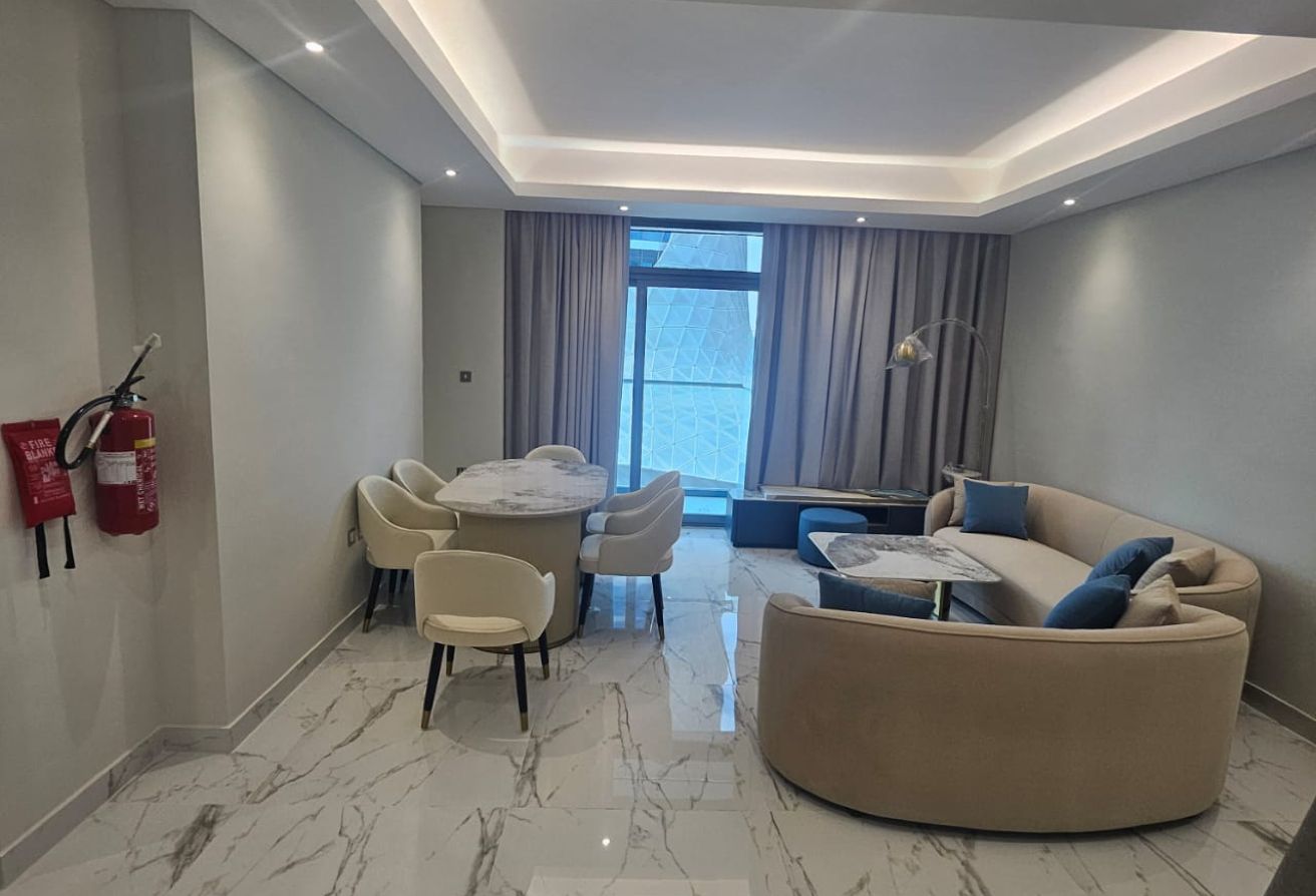 AMAZING 2 BHK FF 4 YRS PLAN MARINA VIEW BEST PRICE thumbnail 3