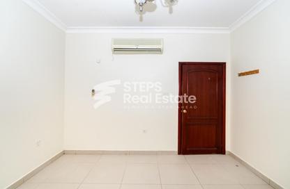 Apartment - 2 - 2 for rent in Al Mansoura - Al Mansoura - Doha