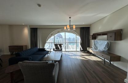 Apartment - 3 Bedrooms - 5 Bathrooms for rent in Floresta Gardens - Floresta Gardens - The Pearl Island - Doha