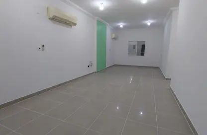 Apartment - 2 Bedrooms - 2 Bathrooms for rent in Al Jazeera Street - Fereej Bin Mahmoud North - Fereej Bin Mahmoud - Doha