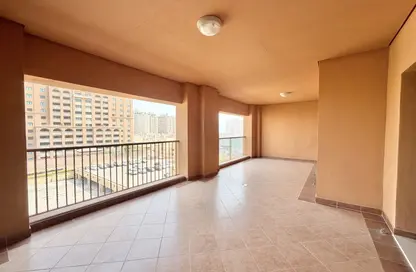 Apartment - 1 Bedroom - 2 Bathrooms for rent in La Croisette - Porto Arabia - The Pearl Island - Doha
