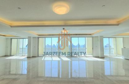 Penthouse - 5 Bedrooms - 6 Bathrooms for rent in Viva East - Viva Bahriyah - The Pearl Island - Doha
