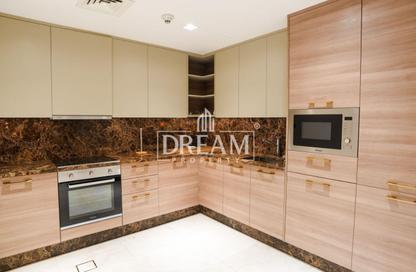 Apartment - 2 Bedrooms - 3 Bathrooms for rent in East Porto Drive - Porto Arabia - The Pearl Island - Doha