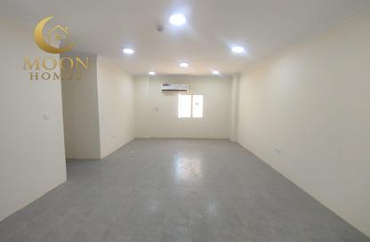 Apartment - 3 Bedrooms - 3 Bathrooms for rent in Muntazah 7 - Al Muntazah - Doha