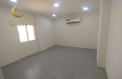 Apartment - 3 Bedrooms - 3 Bathrooms for rent in Muntazah 7 - Al Muntazah - Doha
