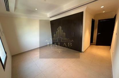 Apartment - 1 Bedroom - 2 Bathrooms for rent in West Porto Drive - Porto Arabia - The Pearl Island - Doha