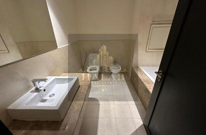 Apartment - 1 Bedroom - 2 Bathrooms for rent in West Porto Drive - Porto Arabia - The Pearl Island - Doha