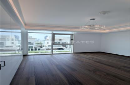Duplex - 4 Bedrooms - 6 Bathrooms for sale in Crystal Residence - Gewan Island - The Pearl Island - Doha Duplex - 4 Bedrooms - 6 Bathrooms for sale in Crystal Residence - Gewan Island - The Pearl Island - Doha