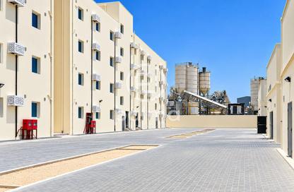 سكن الموظفين - استوديو - 8 حمامات للايجار في المنطقة الصناعية 4 - المنطقة الصناعية - المنطقة الصناعية - الدوحة