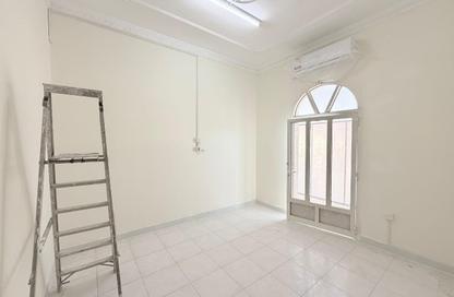Apartment - Studio - 1 Bathroom for rent in New Salata - Salata - Doha