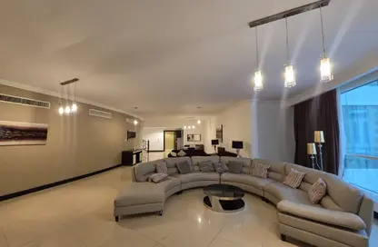 شقة - 3 غرف نوم - 5 حمامات للايجار في برج وست باي - الخليج الجنوبي - الخليج الغربي - الدوحة