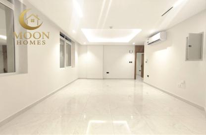Apartment - 2 Bedrooms - 2 Bathrooms for rent in Al Mansoura - Al Mansoura - Doha