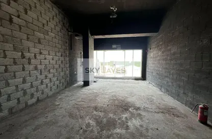 Shop - Studio - 1 Bathroom for rent in Mesaimeer Road - Abu Hamour - Doha