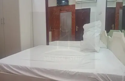 Apartment - 1 Bathroom for rent in Umm Ghwailina Comm - Umm Ghuwalina - Umm Ghuwailina - Doha