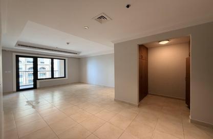 Apartment - 2 Bedrooms - 2 Bathrooms for rent in East Porto Drive - Porto Arabia - The Pearl Island - Doha