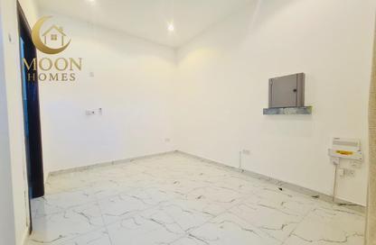 Apartment - Studio - 1 Bathroom for rent in Umm Ghwailina Comm - Umm Ghuwalina - Umm Ghuwailina - Doha Apartment - Studio - 1 Bathroom for rent in Umm Ghwailina Comm - Umm Ghuwalina - Umm Ghuwailina - Doha