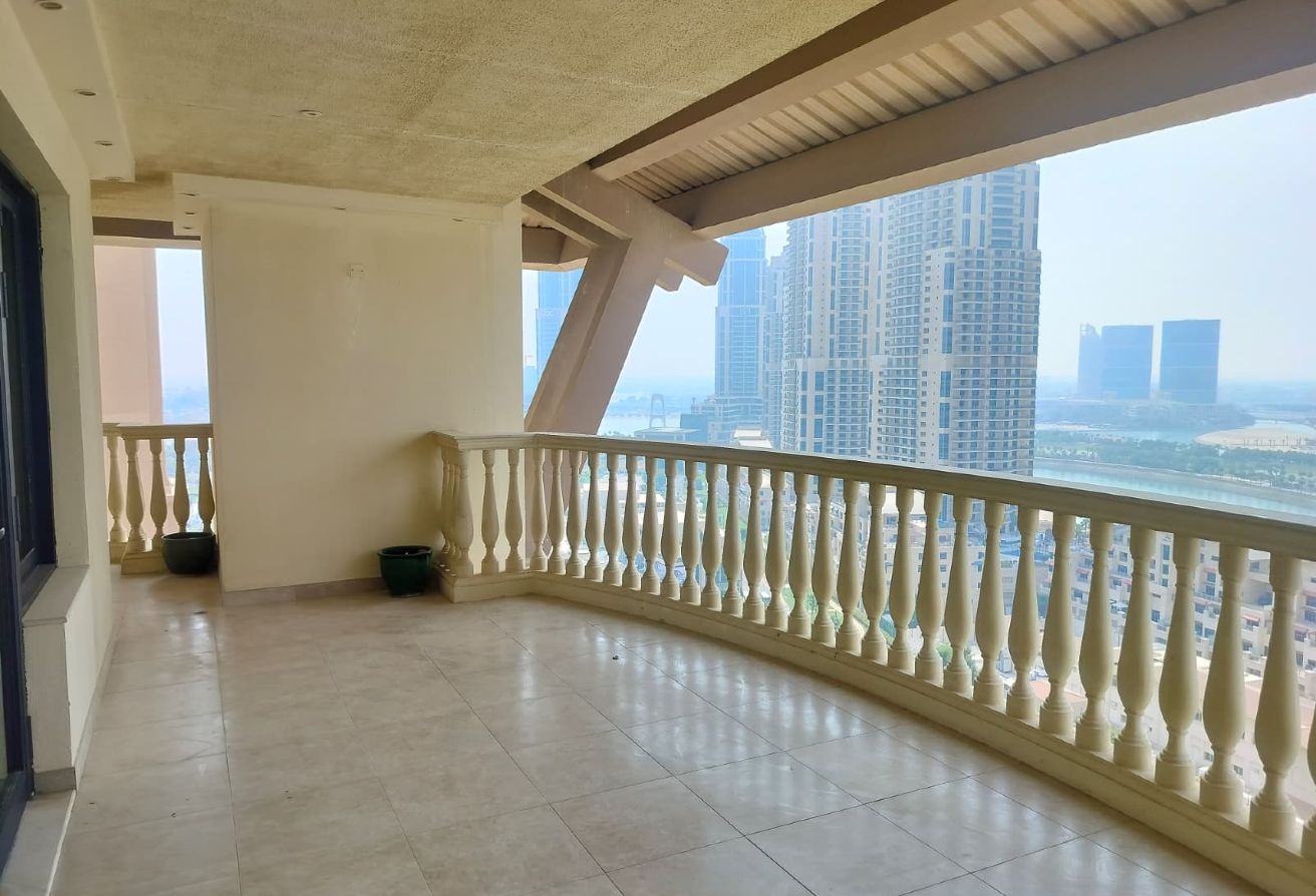 Lavish 3 plus maid room I FF I EXL I Porto Arabia thumbnail 8