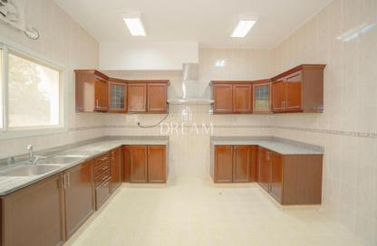 Villa - 6 Bedrooms - 7 Bathrooms for rent in Muraikh - AlMuraikh - Doha