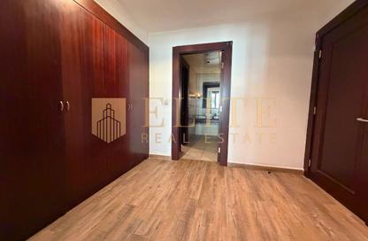 Apartment - 1 Bedroom - 2 Bathrooms for sale in East Porto Drive - Porto Arabia - The Pearl Island - Doha Apartment - 1 Bedroom - 2 Bathrooms for sale in East Porto Drive - Porto Arabia - The Pearl Island - Doha