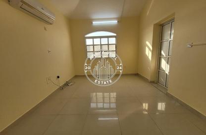 Penthouse - Studio - 1 Bathroom for rent in Ain Khaled Villas - Ain Khaled - Doha