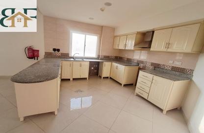 Apartment - 2 Bedrooms - 2 Bathrooms for rent in Umm Ghwailina Comm - Umm Ghuwalina - Umm Ghuwailina - Doha