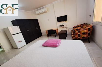 Apartment - Studio - 1 Bathroom for rent in Umm Ghwailina Comm - Umm Ghuwalina - Umm Ghuwailina - Doha