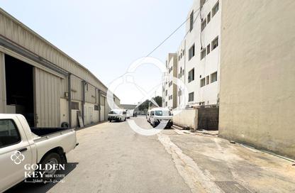 Labor Camp - Studio - 7+ Bathrooms for rent in Industrial Area 2 - Industrial Area - Industrial Area - Doha