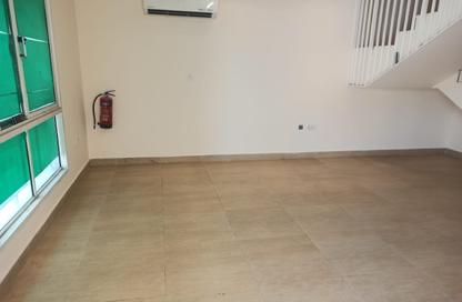 Villa - 5 Bedrooms - 5 Bathrooms for rent in Wadi Al Shaheeniya Street - Ain Khaled - Doha