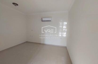 Villa - 6 - 7+ for rent in Al Kheesa - Al Kheesa - Umm Salal Mohammed