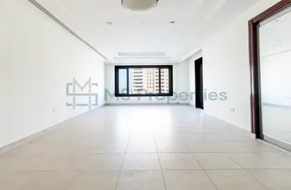Apartment - 2 Bedrooms - 3 Bathrooms for rent in West Porto Drive - Porto Arabia - The Pearl Island - Doha
