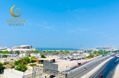 Apartment - 3 Bedrooms - 3 Bathrooms for rent in Umm Ghuwailina 4 - Umm Ghuwailina - Doha