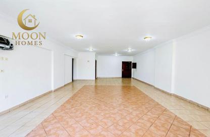 Apartment - 3 Bedrooms - 3 Bathrooms for rent in Umm Ghuwailina 4 - Umm Ghuwailina - Doha