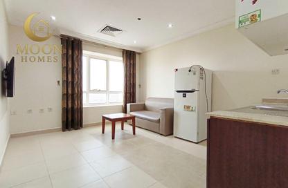Apartment - 1 Bedroom - 1 Bathroom for rent in Umm Ghuwailina 4 - Umm Ghuwailina - Doha