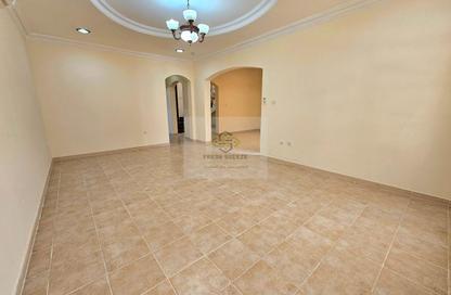 Villa - 4 Bedrooms - 5 Bathrooms for rent in Al Nuaija Street - Al Nuaija - Doha