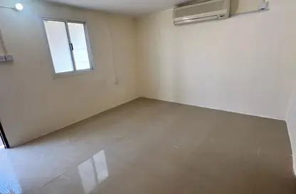 Apartment - Studio - 1 Bathroom for rent in Al Sadd - Doha
