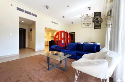 Apartment - 2 Bedrooms - 3 Bathrooms for rent in Teatro - Qanat Quartier - The Pearl Island - Doha