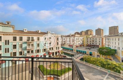 Apartment - 1 Bedroom - 2 Bathrooms for rent in Carnaval - Qanat Quartier - The Pearl Island - Doha