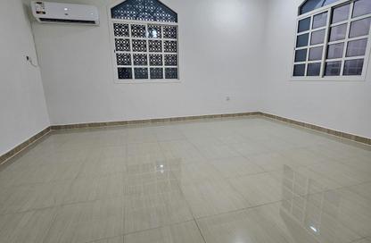 Apartment - Studio - 1 for rent in Onaiza Street - Diplomatic Area - Doha