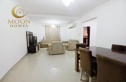Apartment - 2 Bedrooms - 2 Bathrooms for rent in Umm Ghuwailina 4 - Umm Ghuwailina - Doha