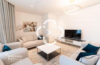Penthouse - 3 Bedrooms - 4 Bathrooms for rent in The Garden - Floresta Gardens - The Pearl Island - Doha