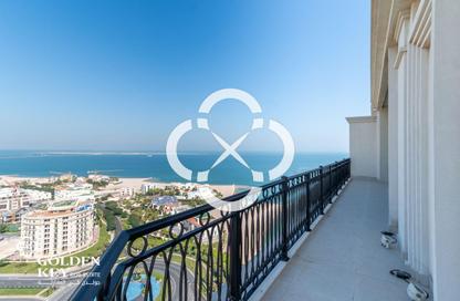 Penthouse - 3 Bedrooms - 4 Bathrooms for rent in The Garden - Floresta Gardens - The Pearl Island - Doha
