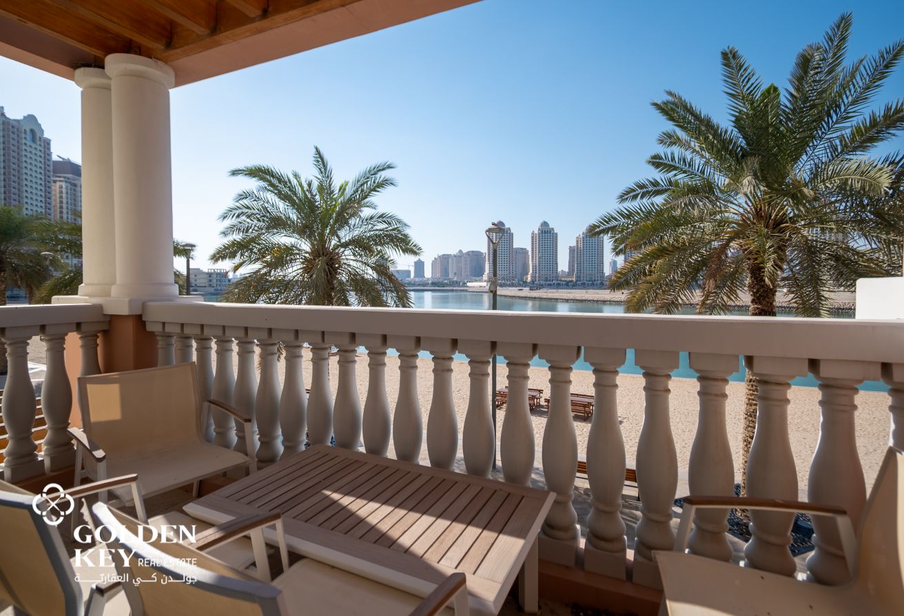 NO COMMISSION | BILLS INCLUDED | BEACHFRONT CHALET