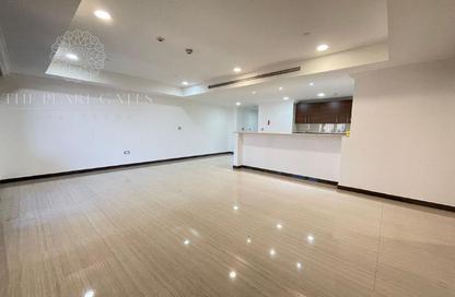 Apartment - 2 Bedrooms - 3 Bathrooms for rent in East Porto Drive - Porto Arabia - The Pearl Island - Doha