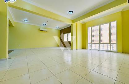 Apartment - 3 Bedrooms - 2 Bathrooms for rent in Al Mansoura - Al Mansoura - Doha