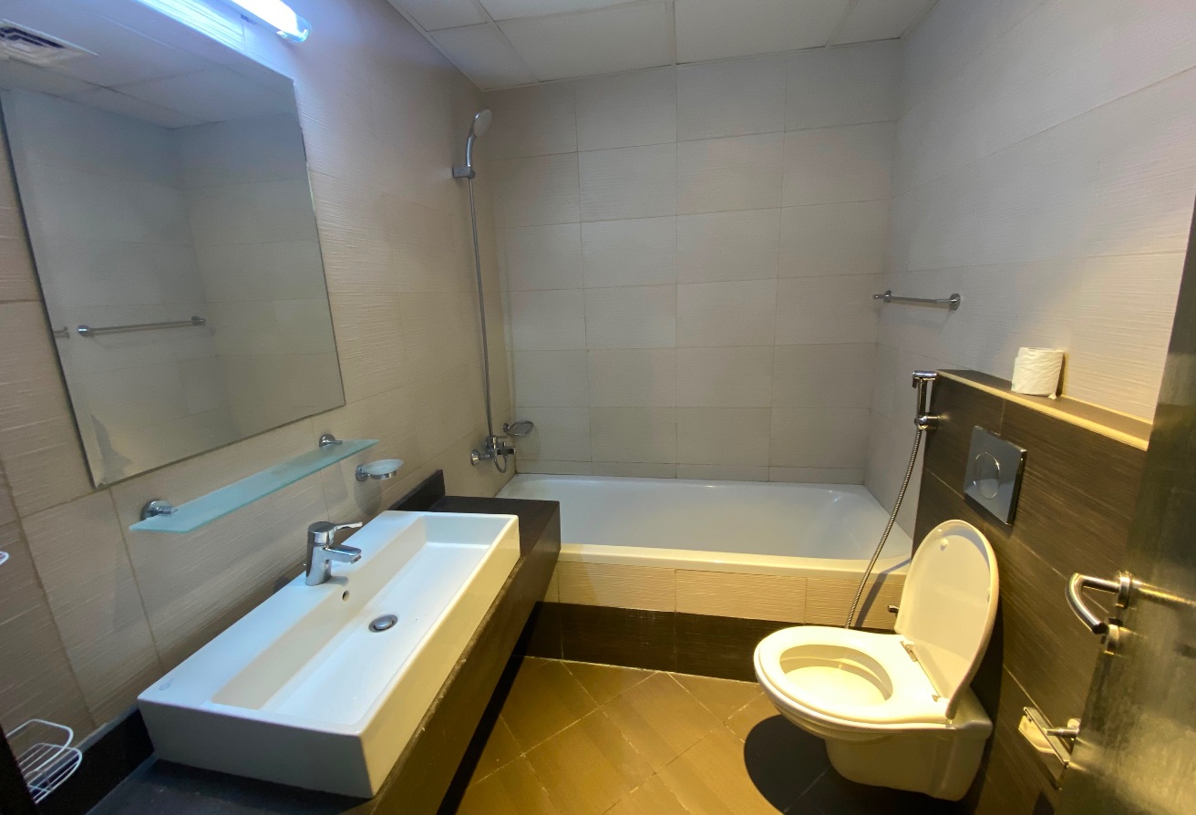 LUXURY Fully FURNISHED 2BHK | BALCONY | FOX HILLS thumbnail 13